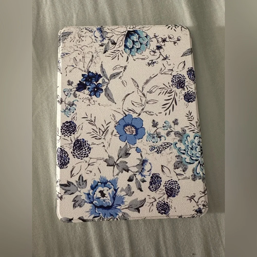 Moko Kindle Case- Blue/White Floral